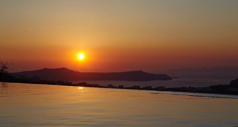 North Santorini A Luxury Spa Hotel Pýrgos Zewnętrze zdjęcie