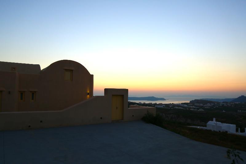 North Santorini A Luxury Spa Hotel Pýrgos Zewnętrze zdjęcie